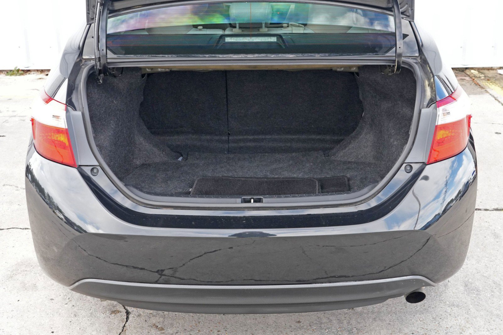 Used 2016 Toyota Corolla LE image 9