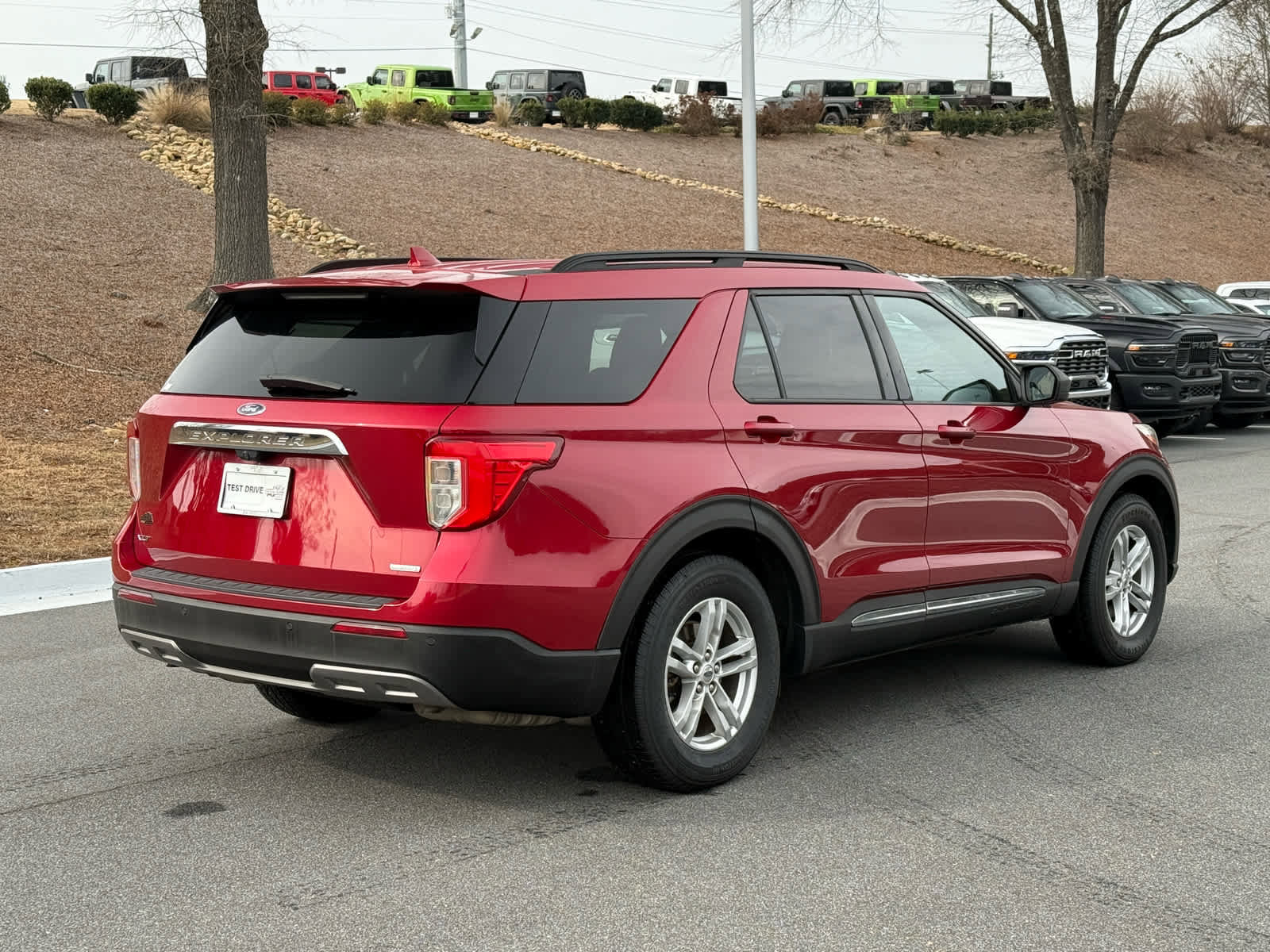 Used 2020 Ford Explorer XLT w/ Equipment Group 202A image 6