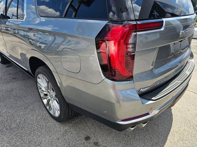New 2026 GMC Yukon XL Denali w/ Denali Reserve Package AWD/4WD image 13