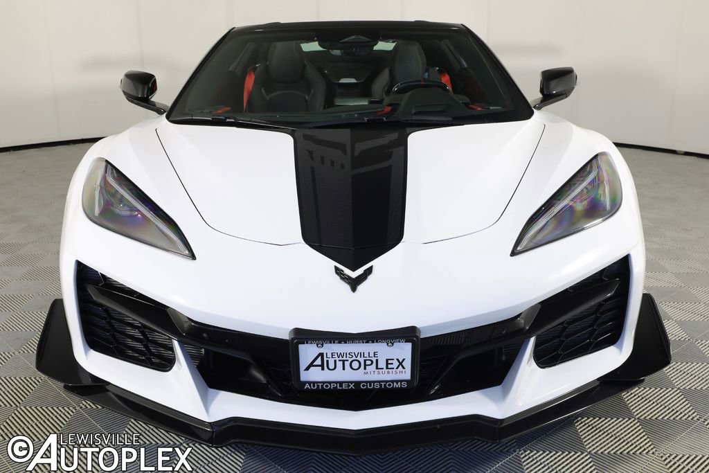 Used 2025 Chevrolet Corvette Z06 w/ Z07 Performance Package RWD image 2