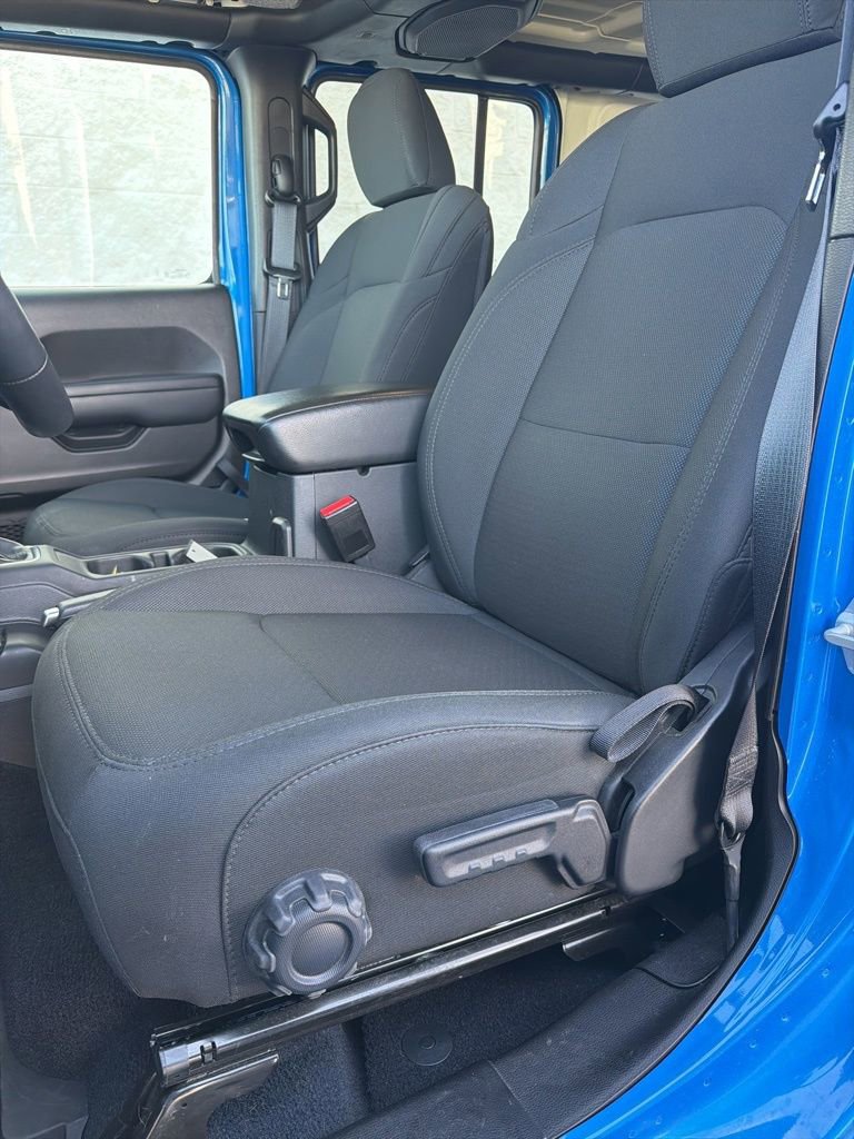 Certified 2023 Jeep Wrangler Unlimited w/ Cold Weather Group image 8