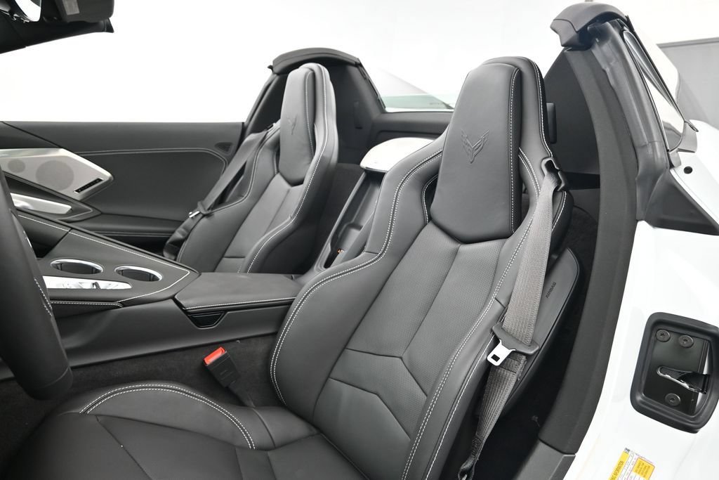 Used 2026 Chevrolet Corvette Stingray Preferred Conv w/ Z51 Performance Package RWD image 5