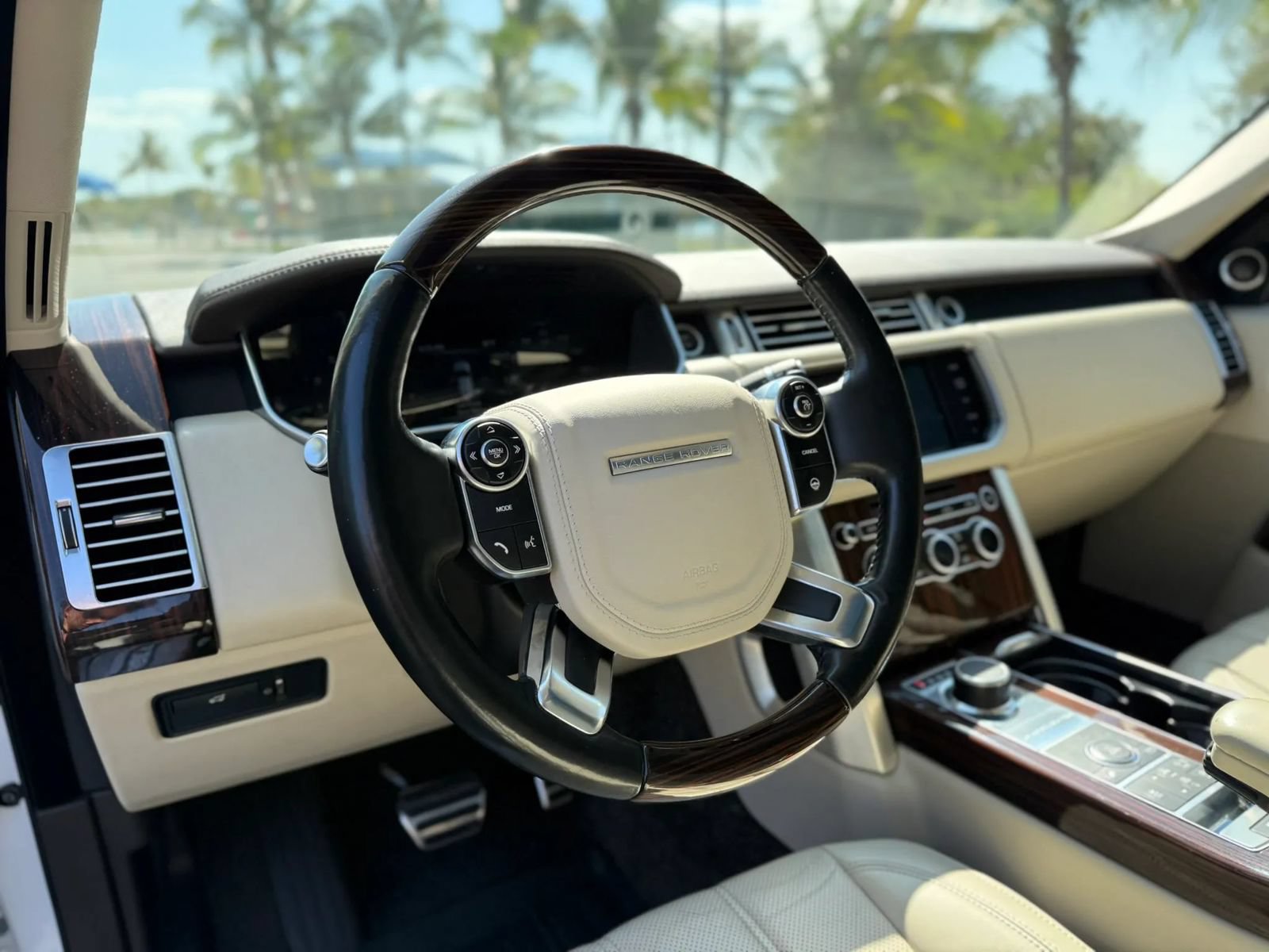 Used 2015 Land Rover Range Rover Long Wheelbase Supercharged AWD/4WD image 32