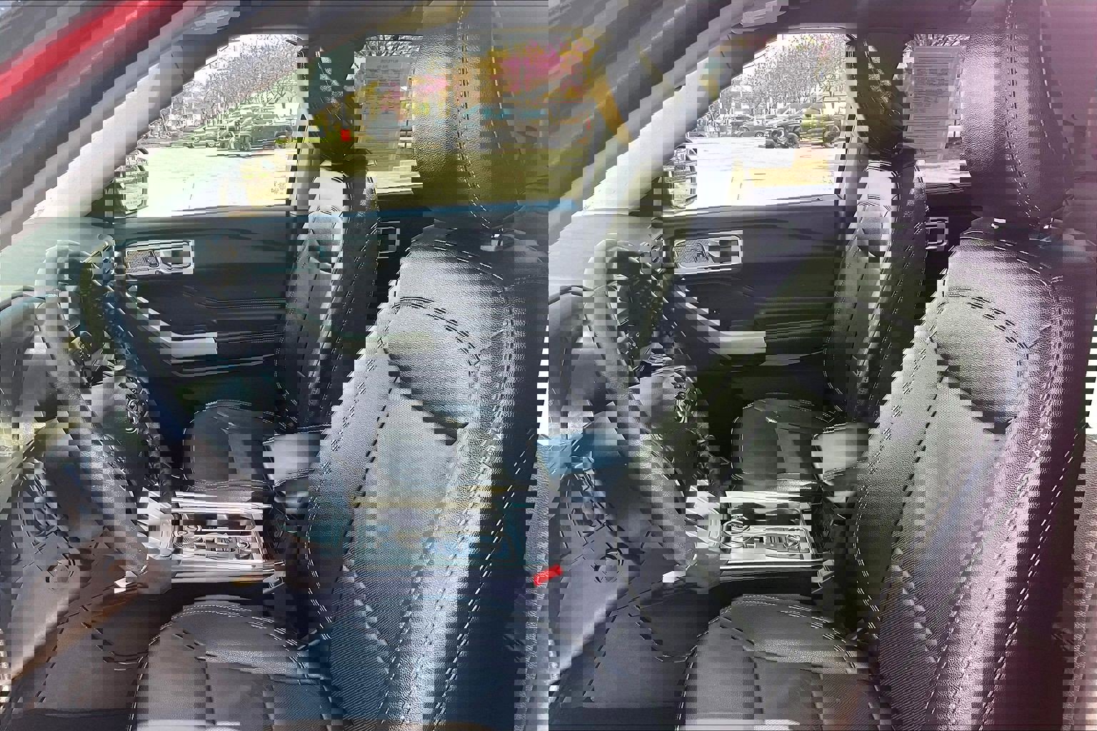 Used 2021 Ford Explorer Limited w/ Equipment Group 301A image 30