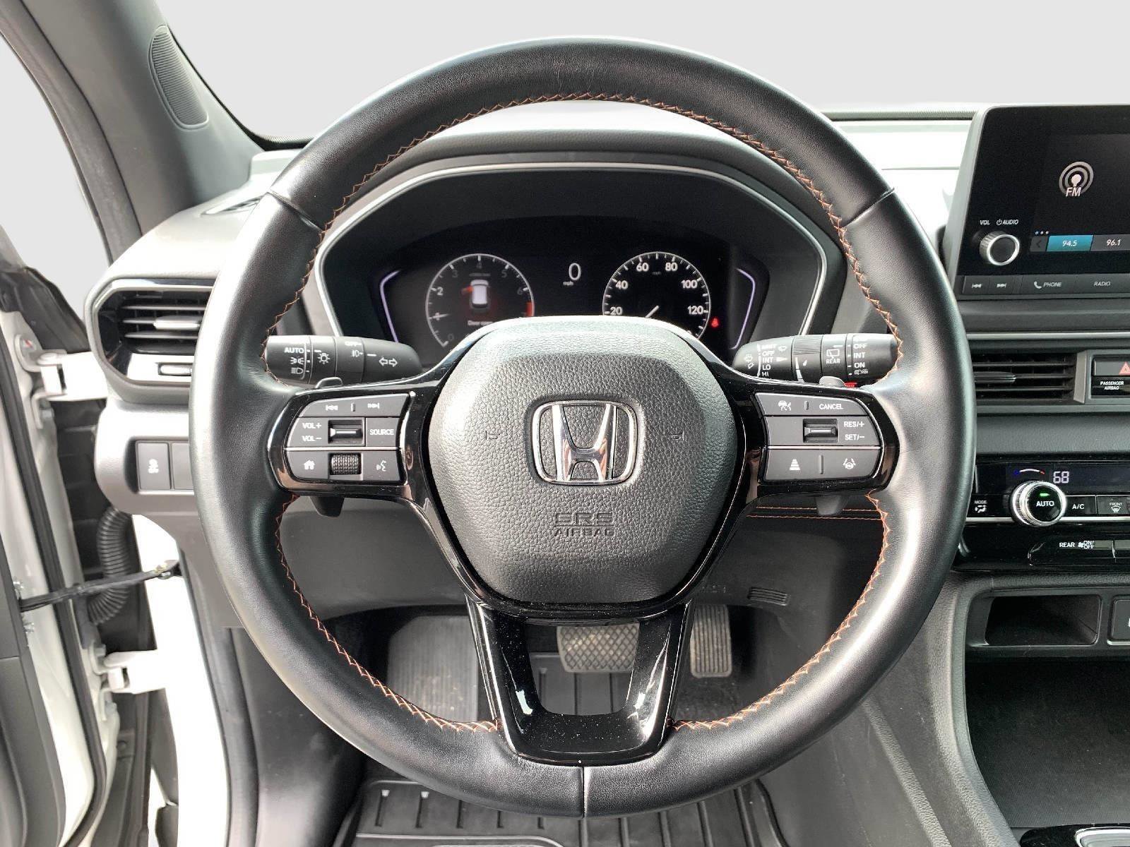 Used 2023 Honda Pilot Sport image 15