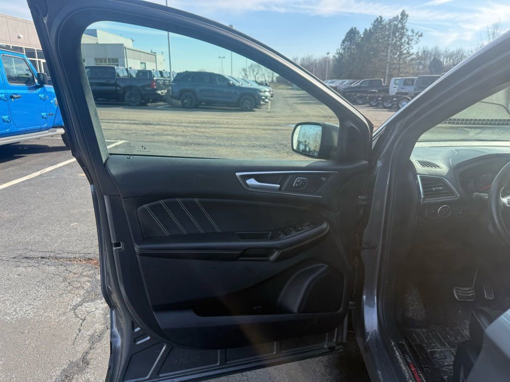 Used 2022 Ford Edge ST w/ Equipment Group 401A image 57