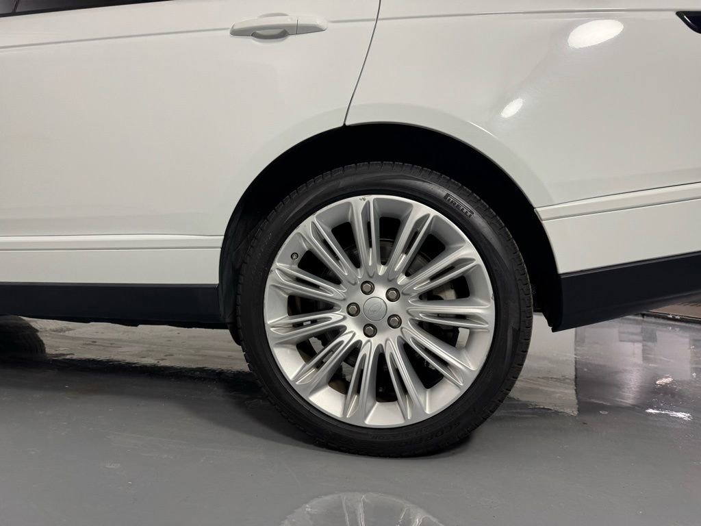 Used 2020 Land Rover Range Rover Long Wheelbase HSE image 36