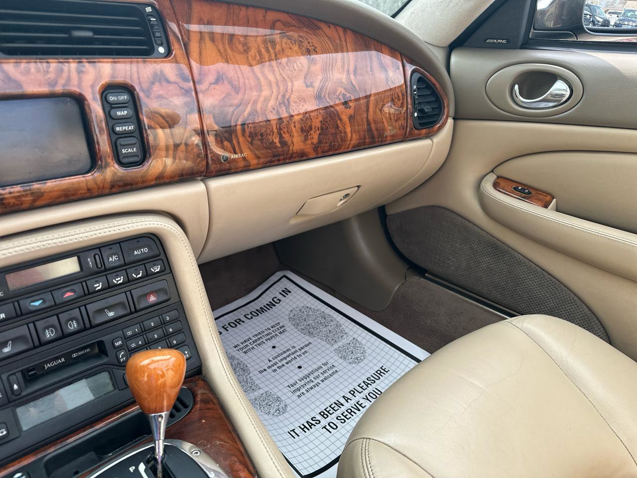 Used 2004 Jaguar XK8 Convertible image 14