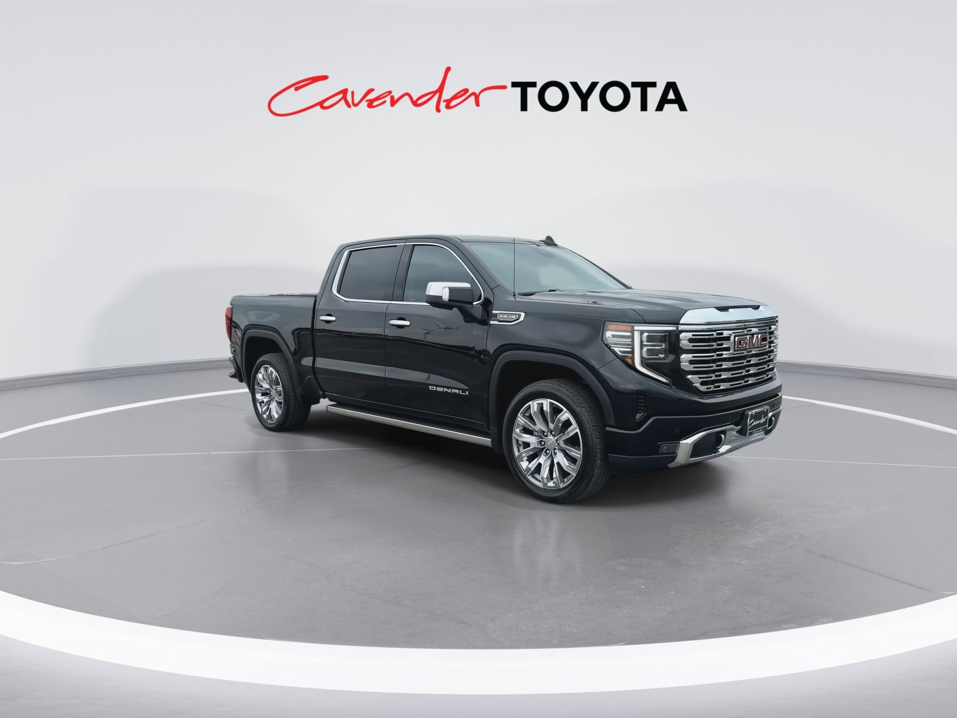 Used 2023 GMC Sierra 1500 Denali w/ Denali Reserve Package AWD/4WD image 2