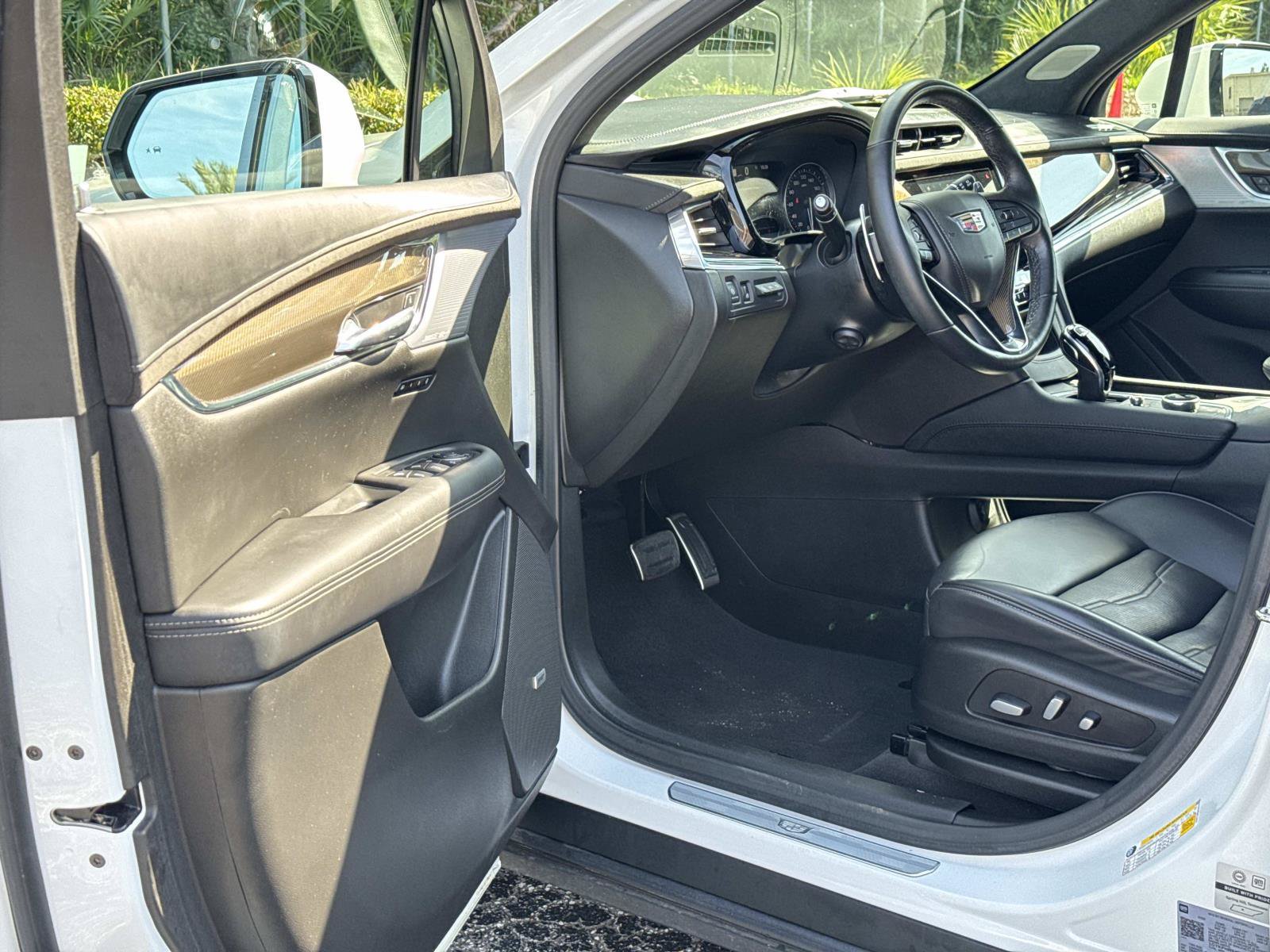 Used 2023 Cadillac XT6 Sport w/ Platinum Package AWD/4WD image 13