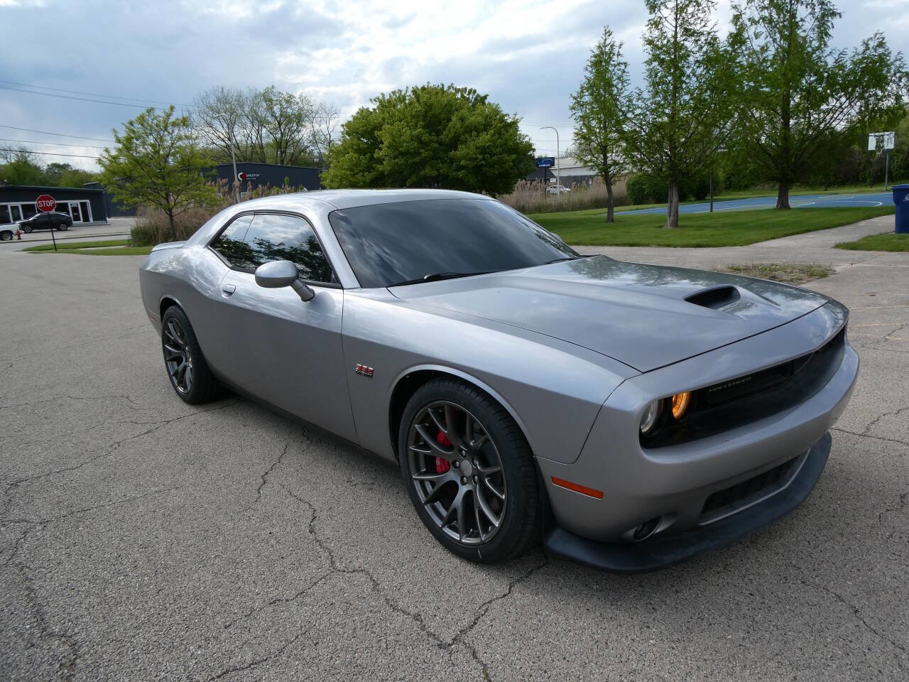 Used 2015 Dodge Challenger SRT RWD image 3