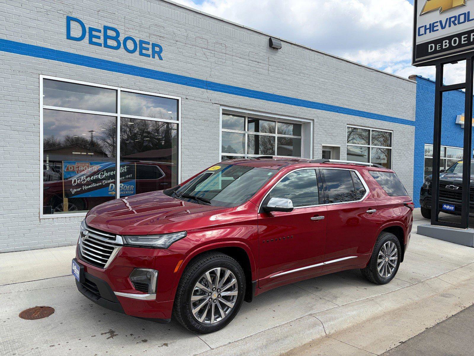 Used 2022 Chevrolet Traverse Premier w/ LPO, Floor Liner Package AWD/4WD image 1