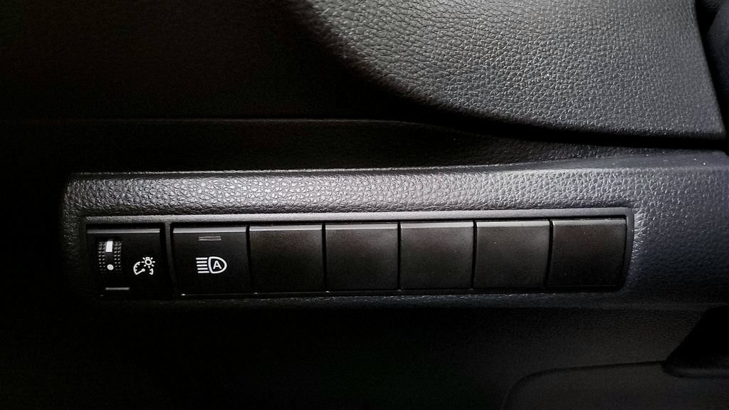 Certified 2020 Toyota Corolla SE FWD image 32