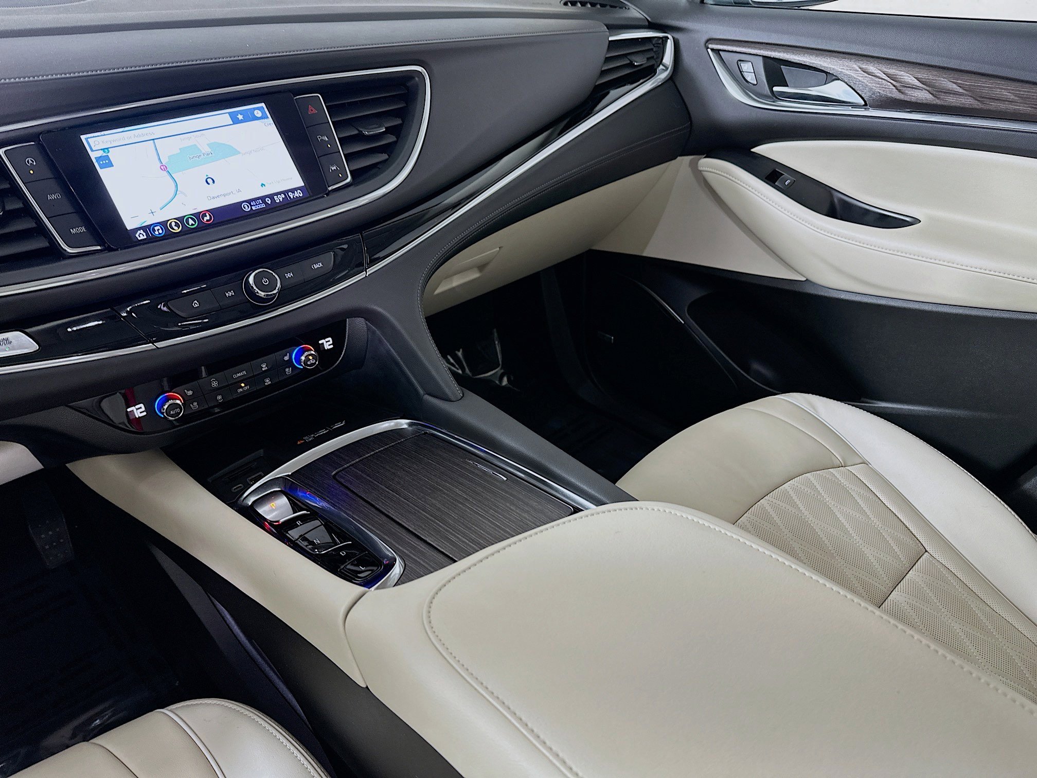 Used 2024 Buick Enclave Avenir w/ Avenir Technology Package AWD/4WD image 24