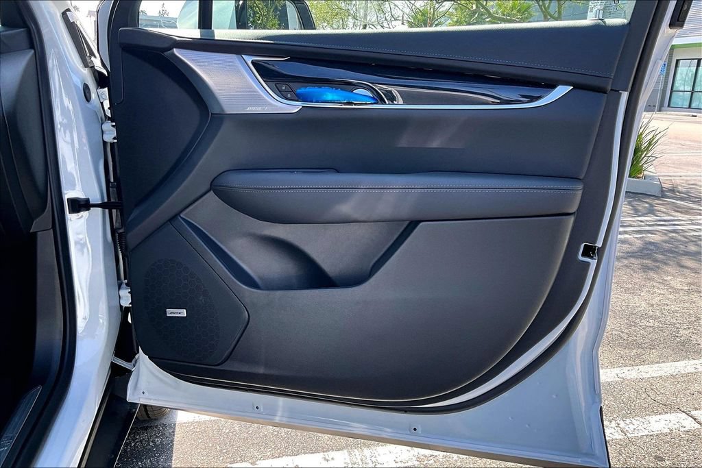 New 2026 Cadillac XT5 Premium Luxury w/ LPO, ONYX Package FWD image 34