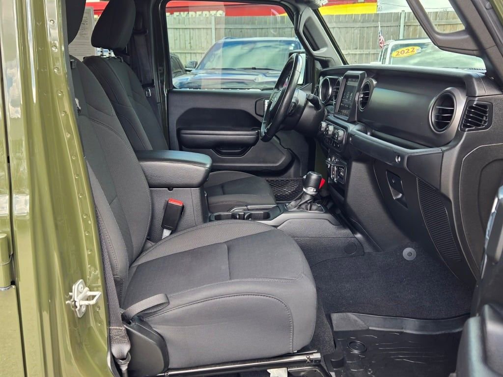 Used 2021 Jeep Gladiator Willys image 5