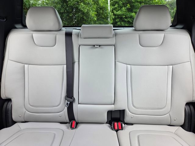 Used 2025 Hyundai Santa Cruz SEL FWD image 12