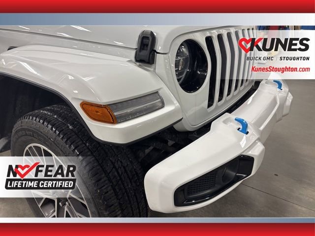 Used 2022 Jeep Wrangler Unlimited Sahara AWD/4WD image 13