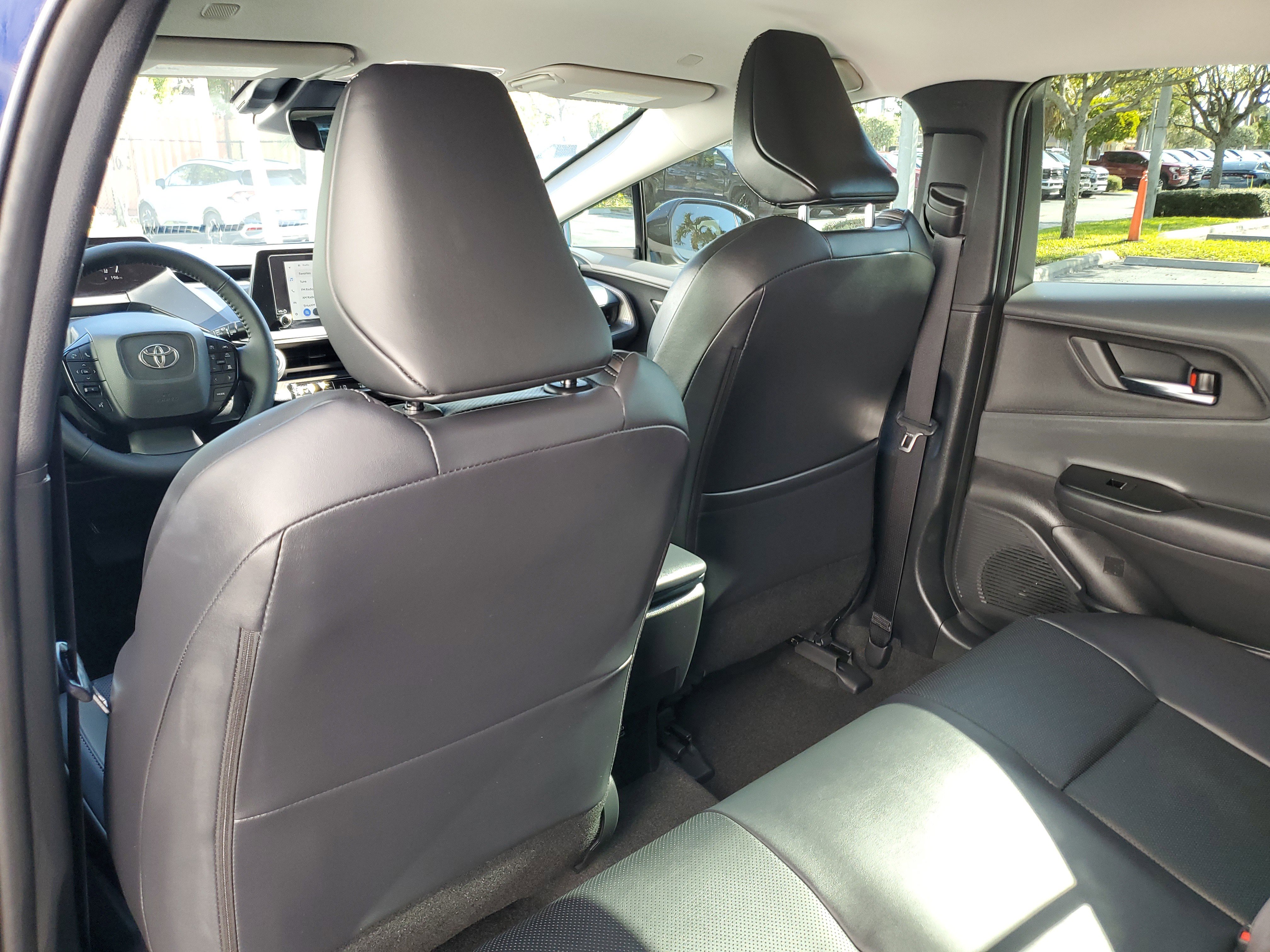 Used 2025 Toyota Prius XLE image 10