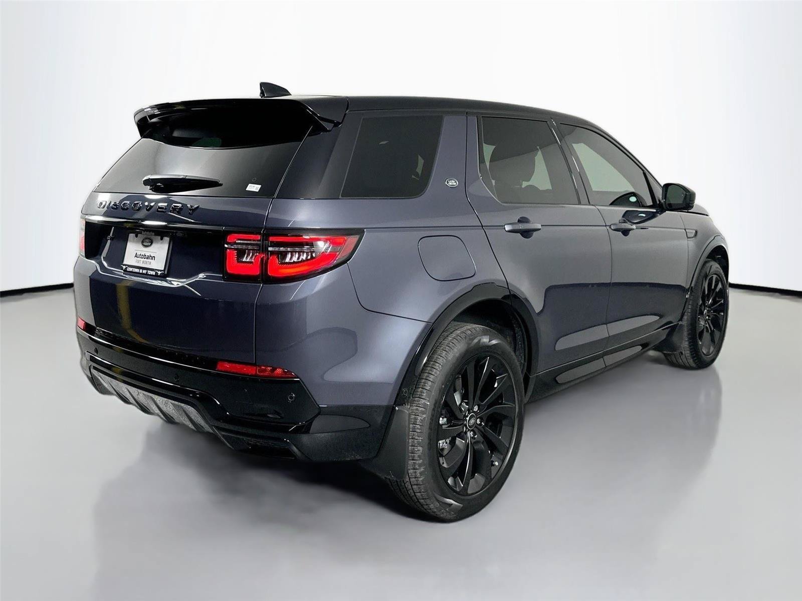 Used 2025 Land Rover Discovery Sport Dynamic SE AWD/4WD image 4