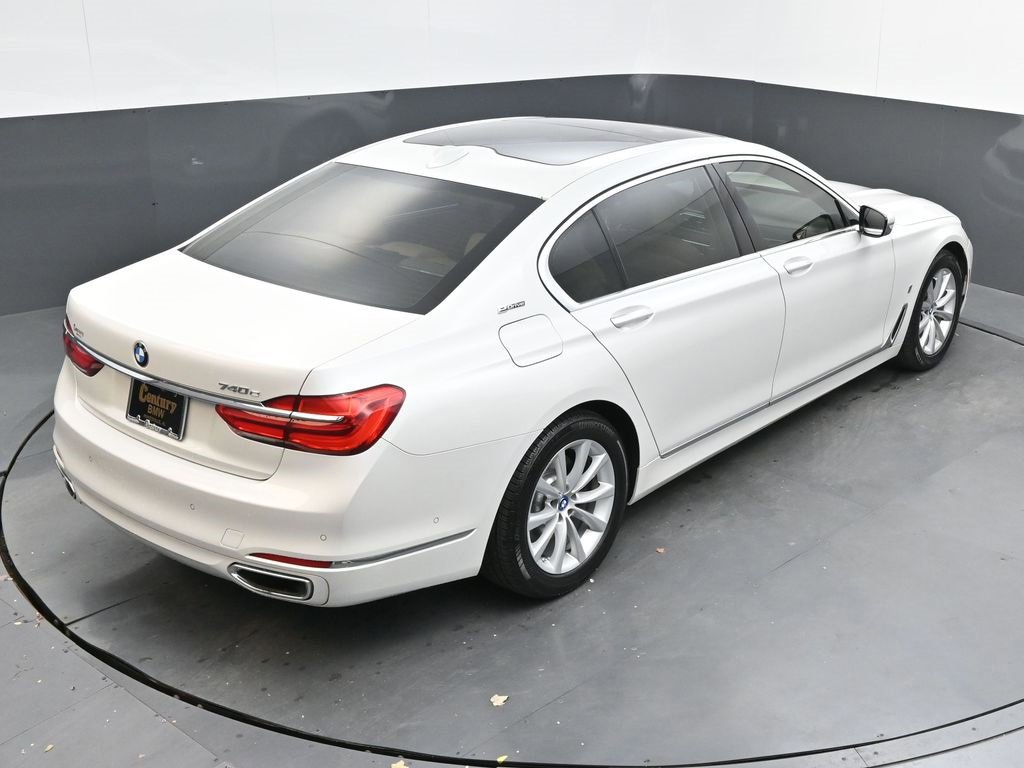 Used 2018 BMW 740e xDrive image 48