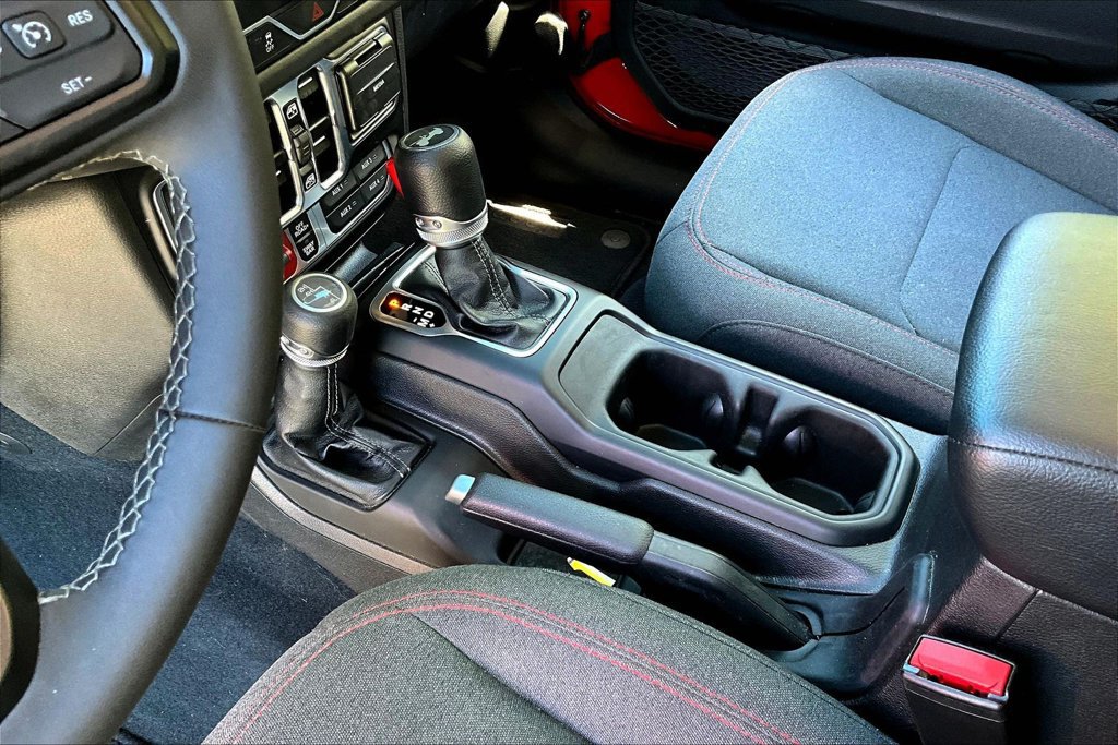 Used 2026 Jeep Wrangler Unlimited Rubicon AWD/4WD image 19