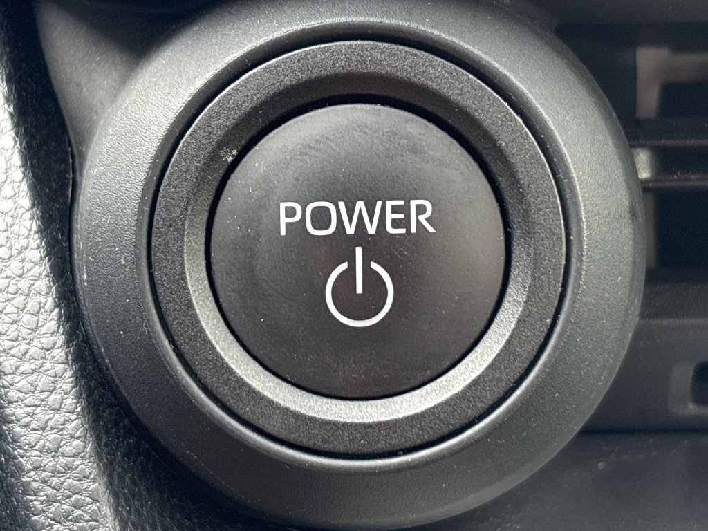 Used 2025 Toyota Prius LE FWD image 9