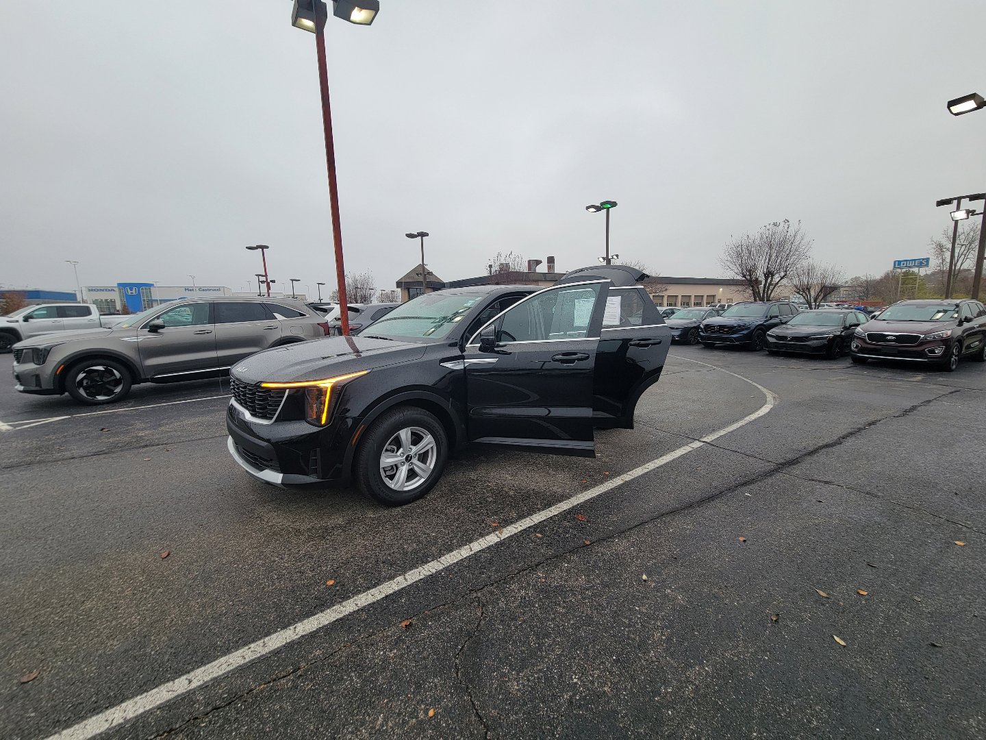 Used 2025 Kia Sorento LX image 30