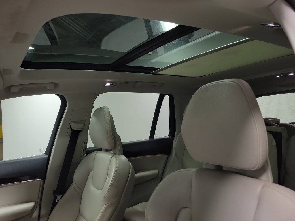 Used 2016 Volvo XC90 T6 Momentum w/ Momentum Plus Package AWD/4WD image 17