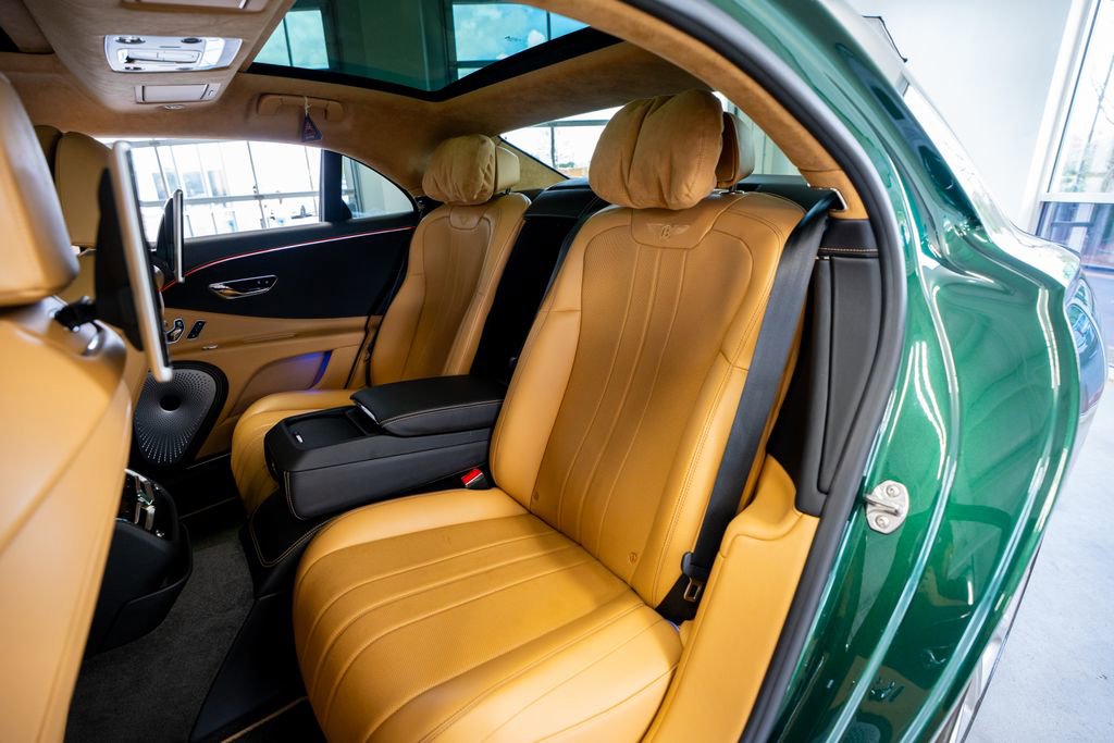 Used 2020 Bentley Flying Spur W12 image 52