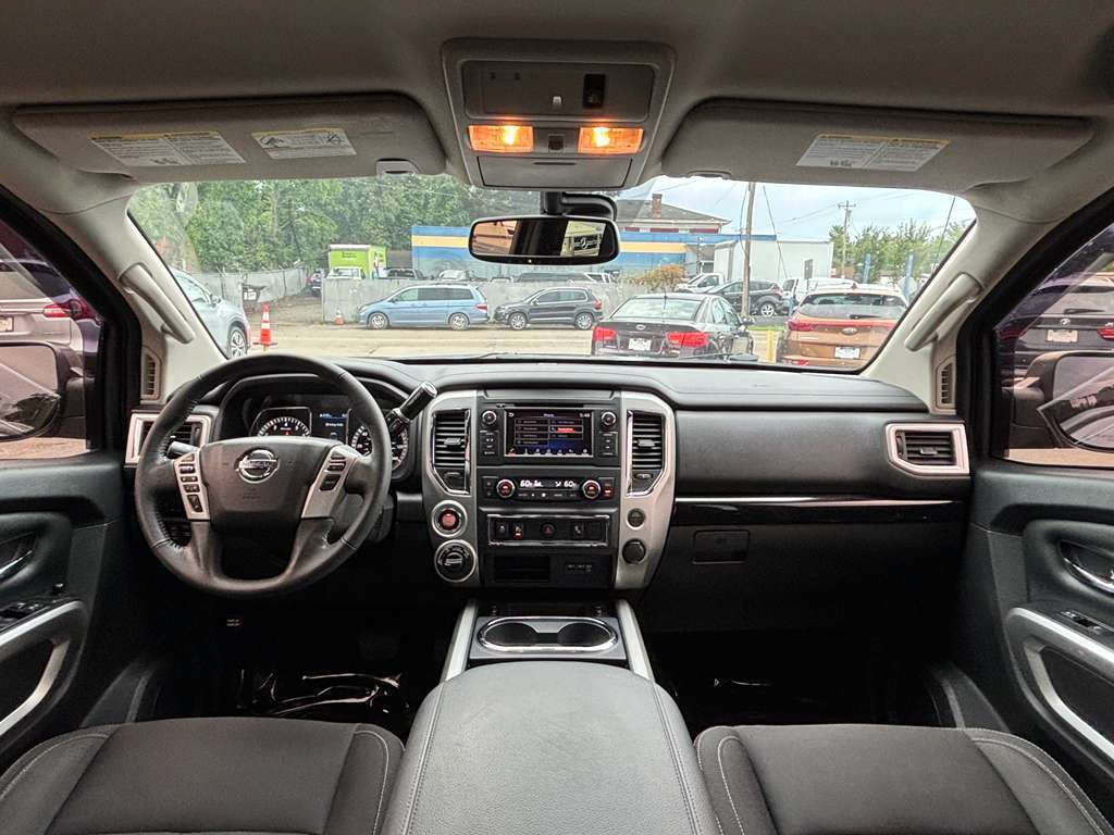 Used 2019 Nissan Titan SV w/ SV Convenience Package AWD/4WD image 20
