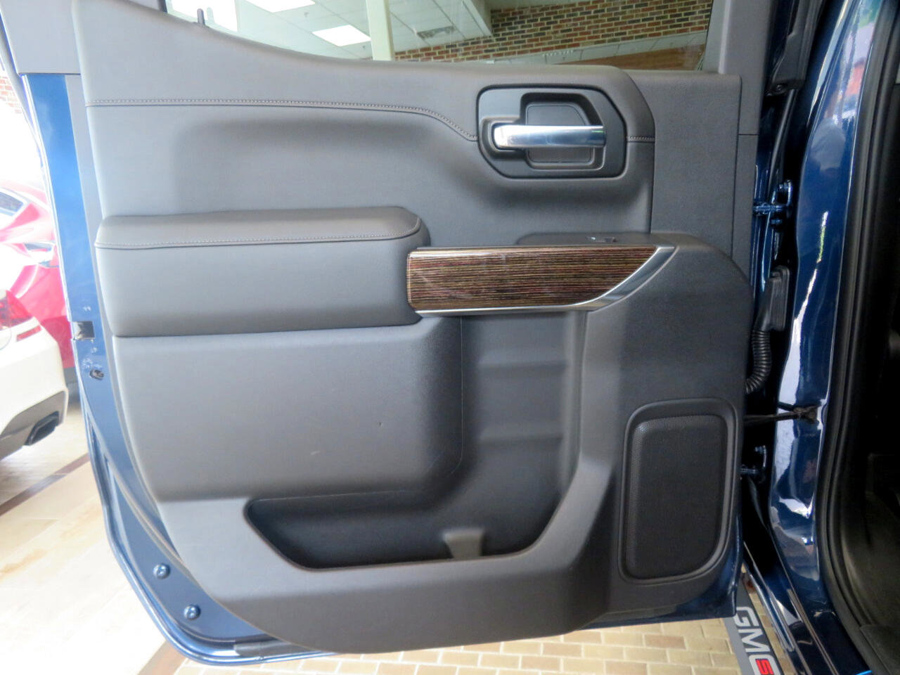 Used 2020 GMC Sierra 1500 SLE image 18