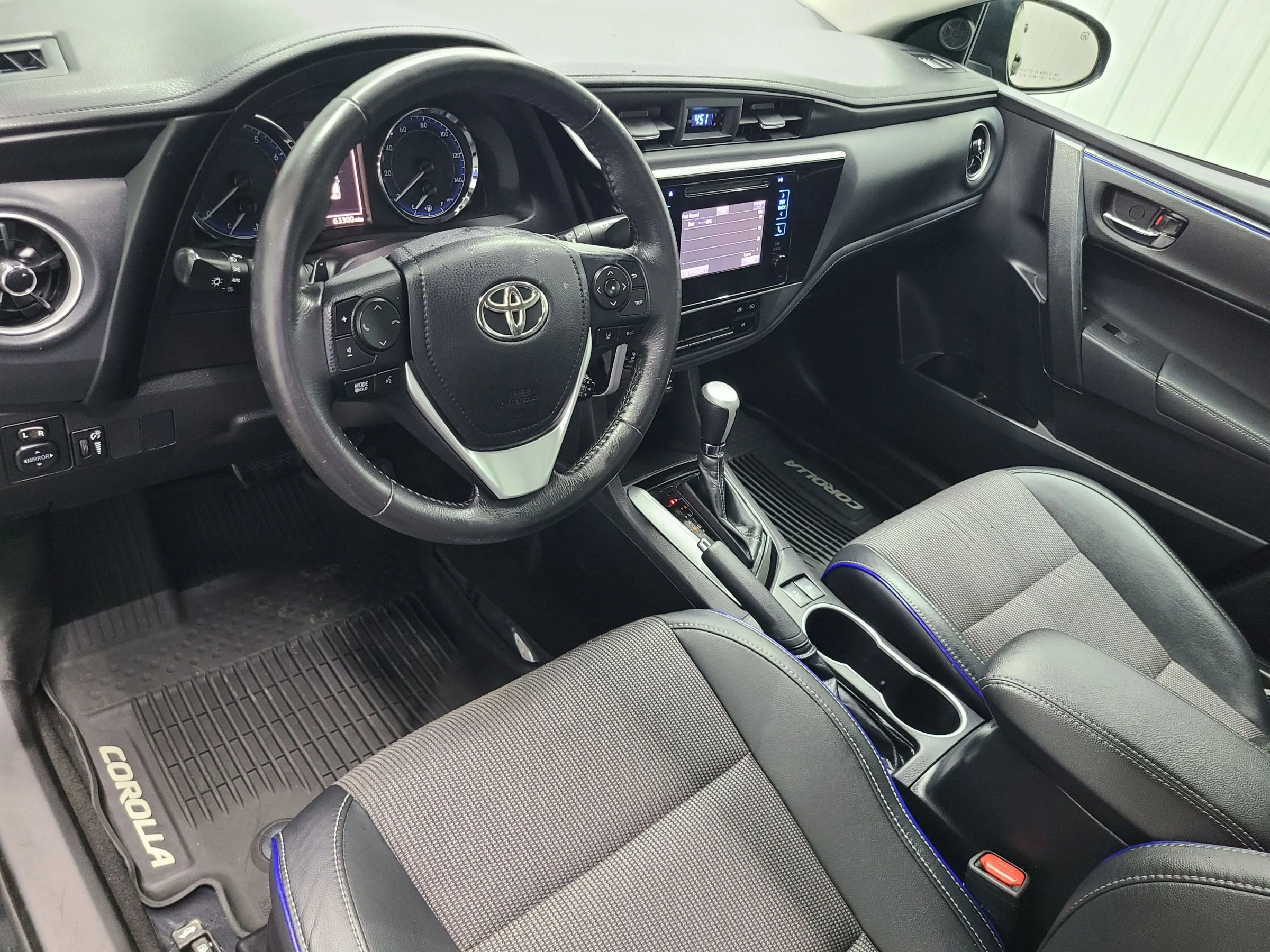 Used 2018 Toyota Corolla SE FWD image 23