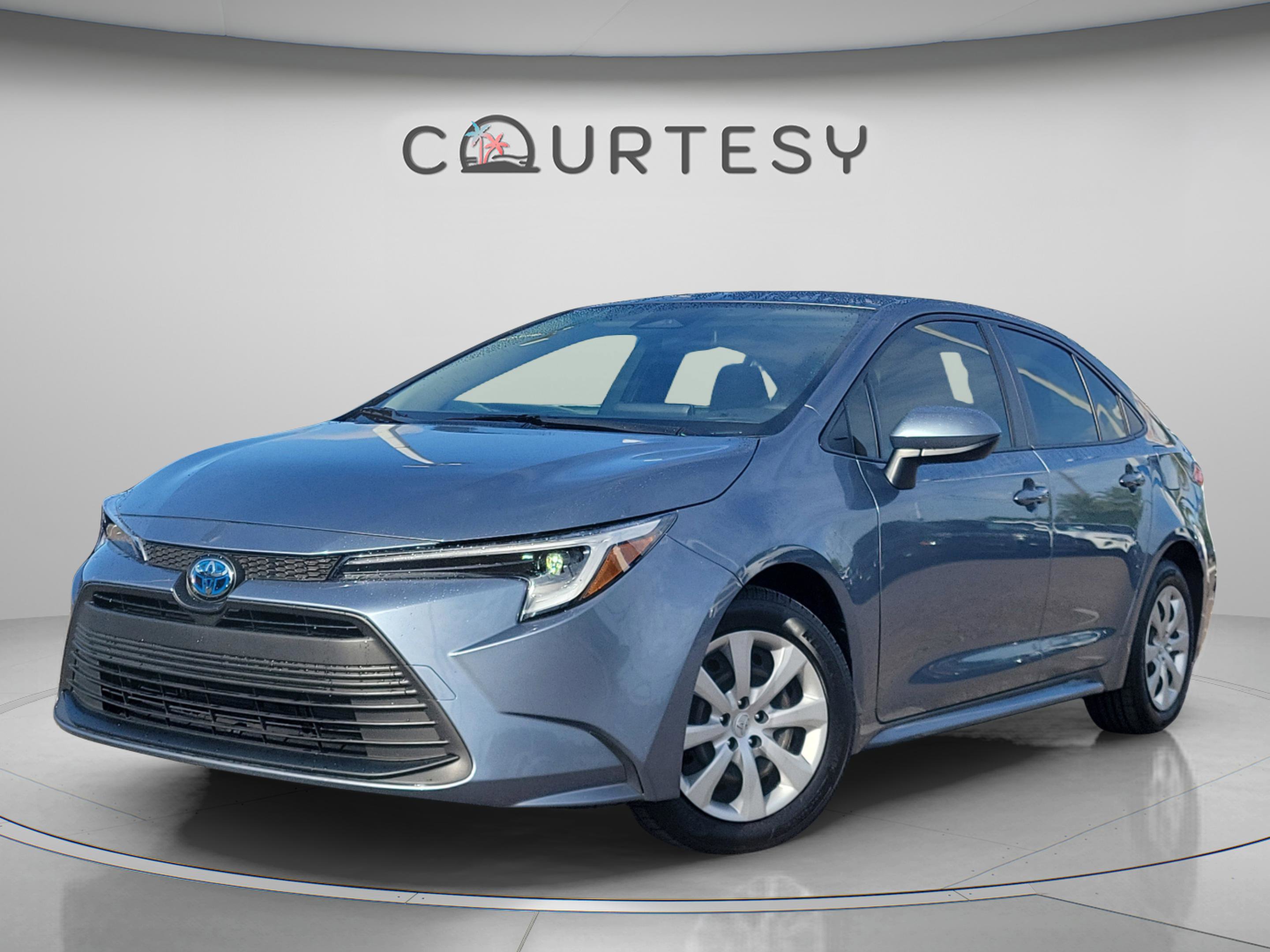 Used 2025 Toyota Corolla LE w/ Convenience Package image 1