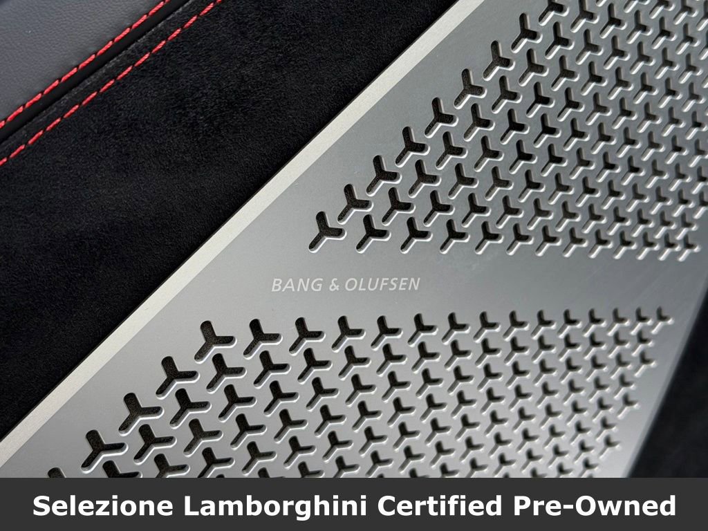 Used 2024 Lamborghini Urus Performante AWD/4WD image 26