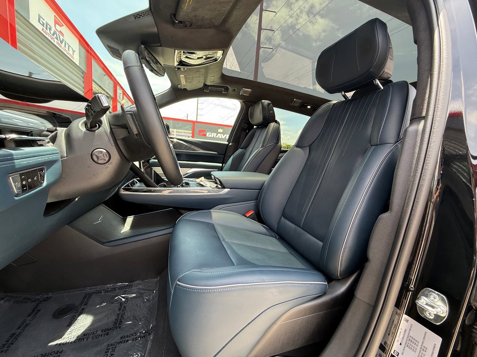 Used 2025 Cadillac Escalade IQ Luxury 2 w/ LPO, Premium Carpet Package AWD/4WD image 19