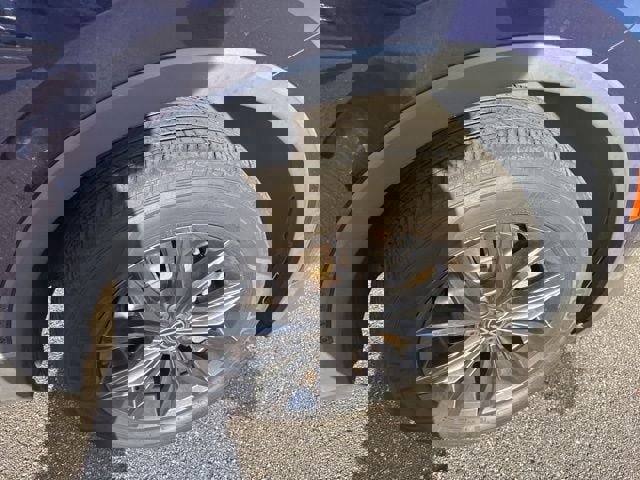 Used 2023 Volkswagen Tiguan SE image 14