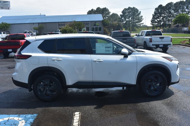 New 2026 Nissan Rogue SV w/ Cold Weather Package FWD image 4