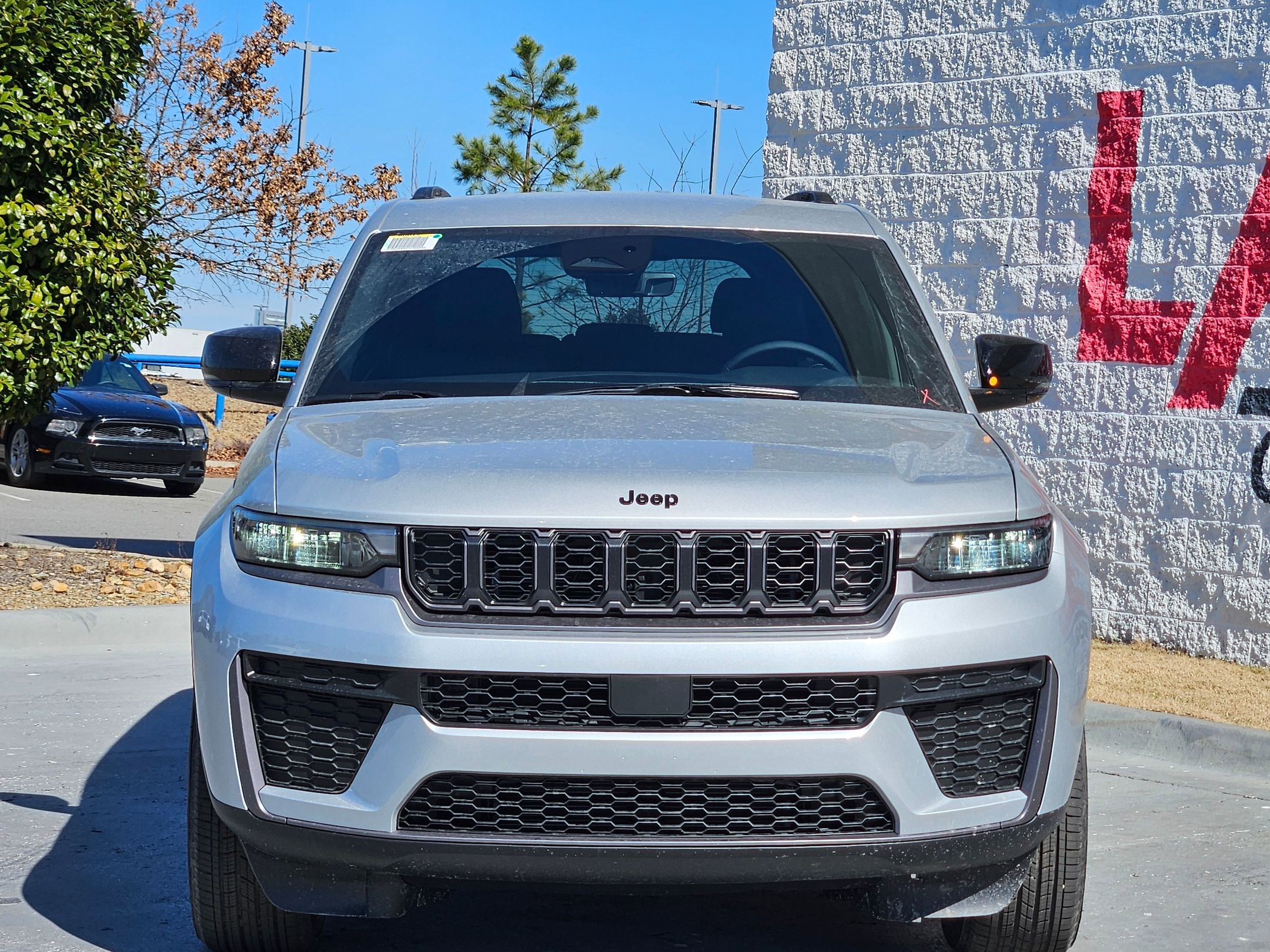 New 2026 Jeep Grand Cherokee Altitude image 2