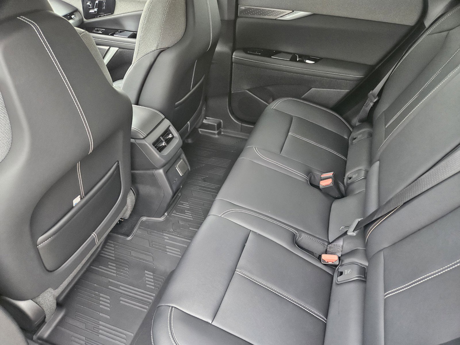 New 2026 Cadillac Optiq Luxury 1 RWD image 20
