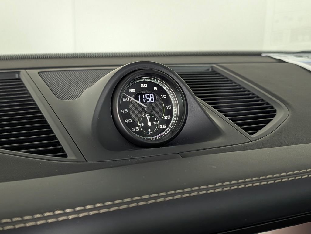 New 2026 Porsche Macan Turbo image 31