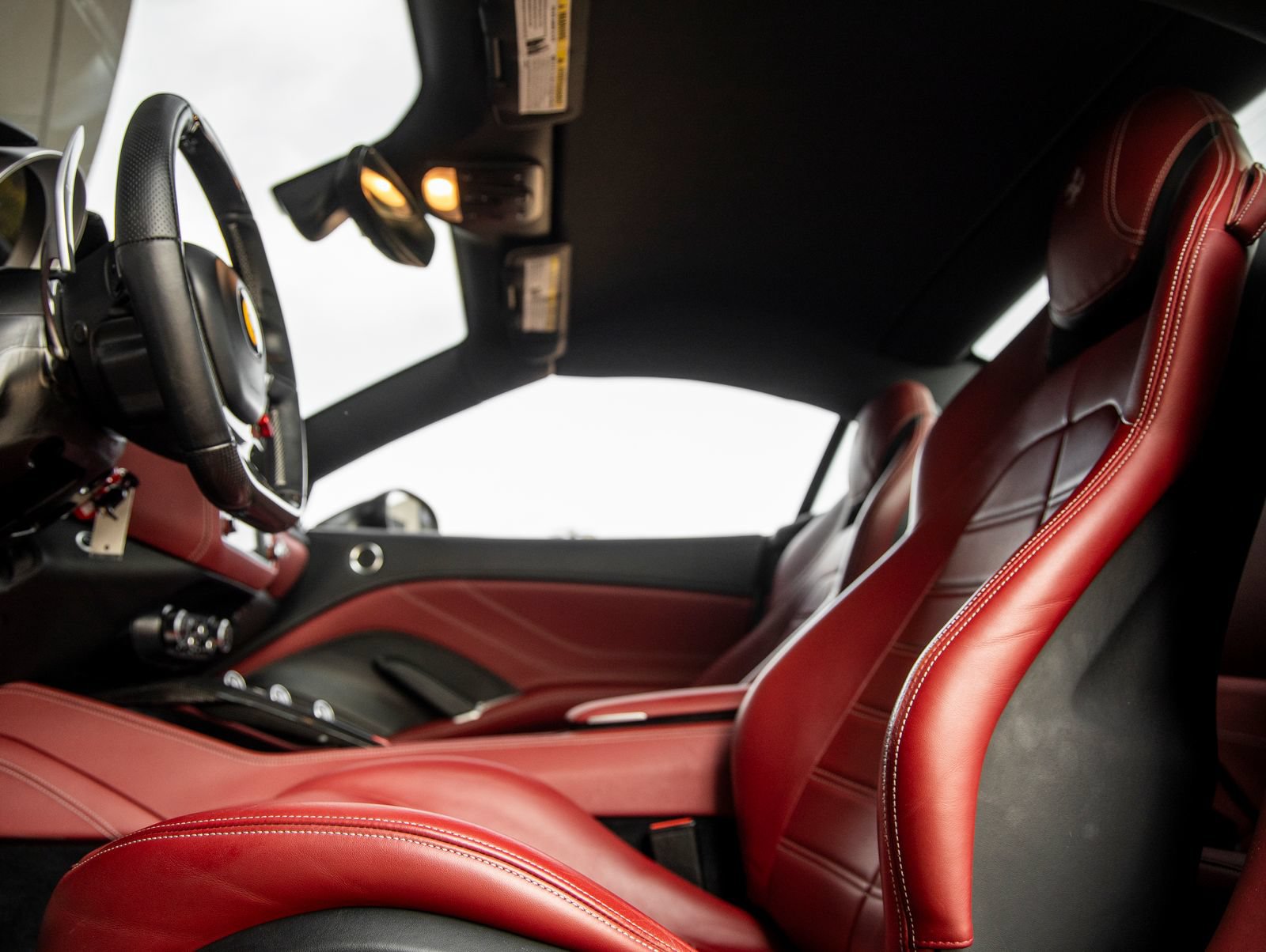 Used 2016 Ferrari California T RWD image 27