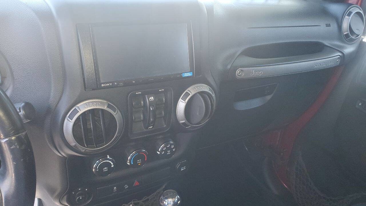 Used 2012 Jeep Wrangler Unlimited Sport image 13