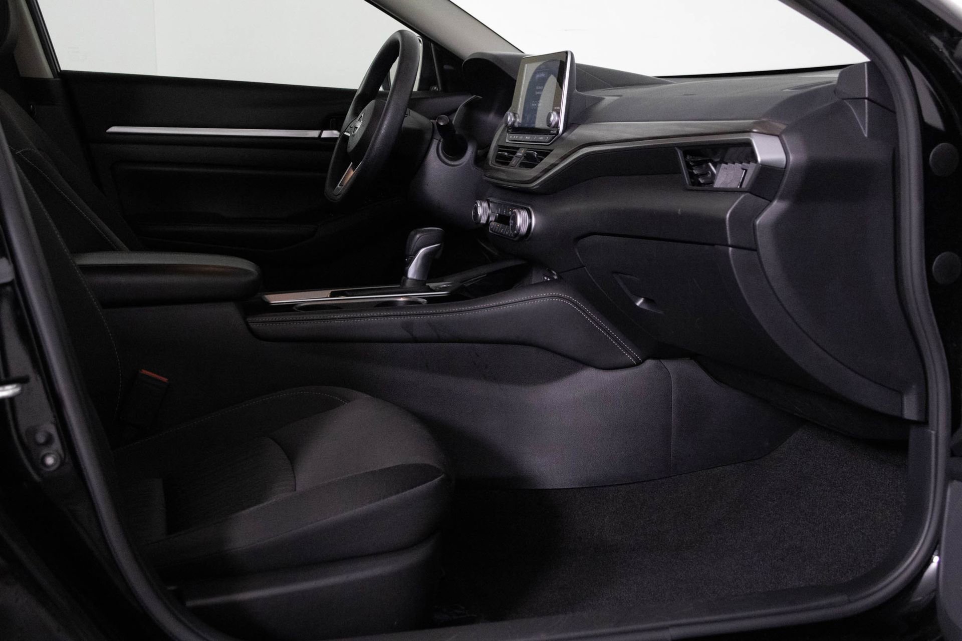 Used 2023 Nissan Altima 2.5 SV image 39