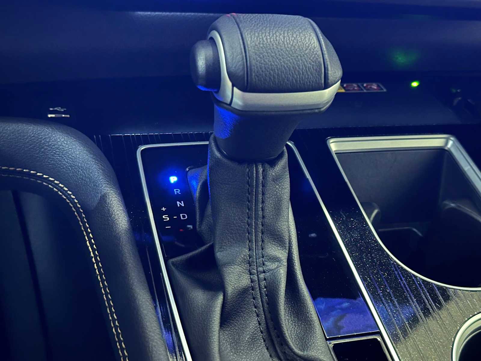 Certified 2025 Toyota Sienna XLE Woodland Edition image 17