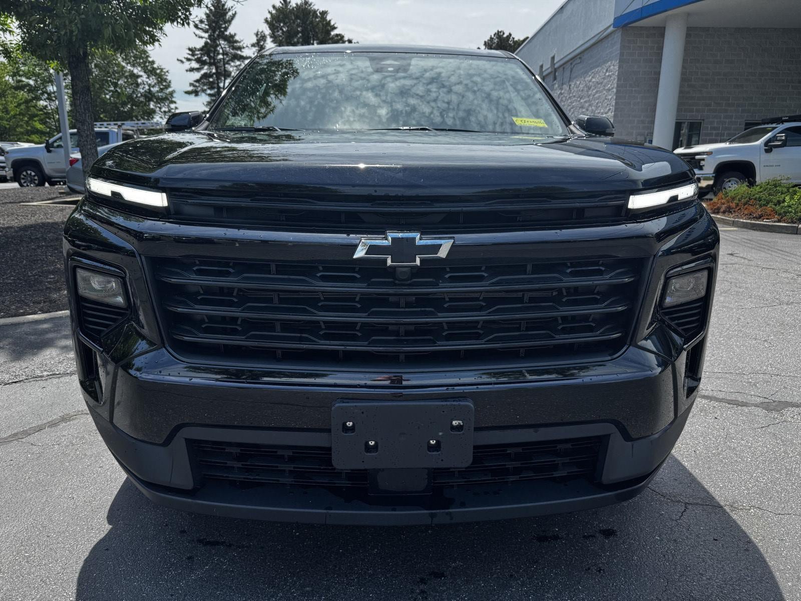 Used 2026 Chevrolet Traverse LT w/ Midnight/Sport Edition FWD image 2