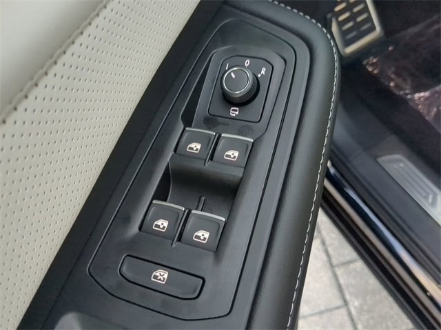 New 2026 Volkswagen Atlas Cross Sport SEL Premium R-Line image 19