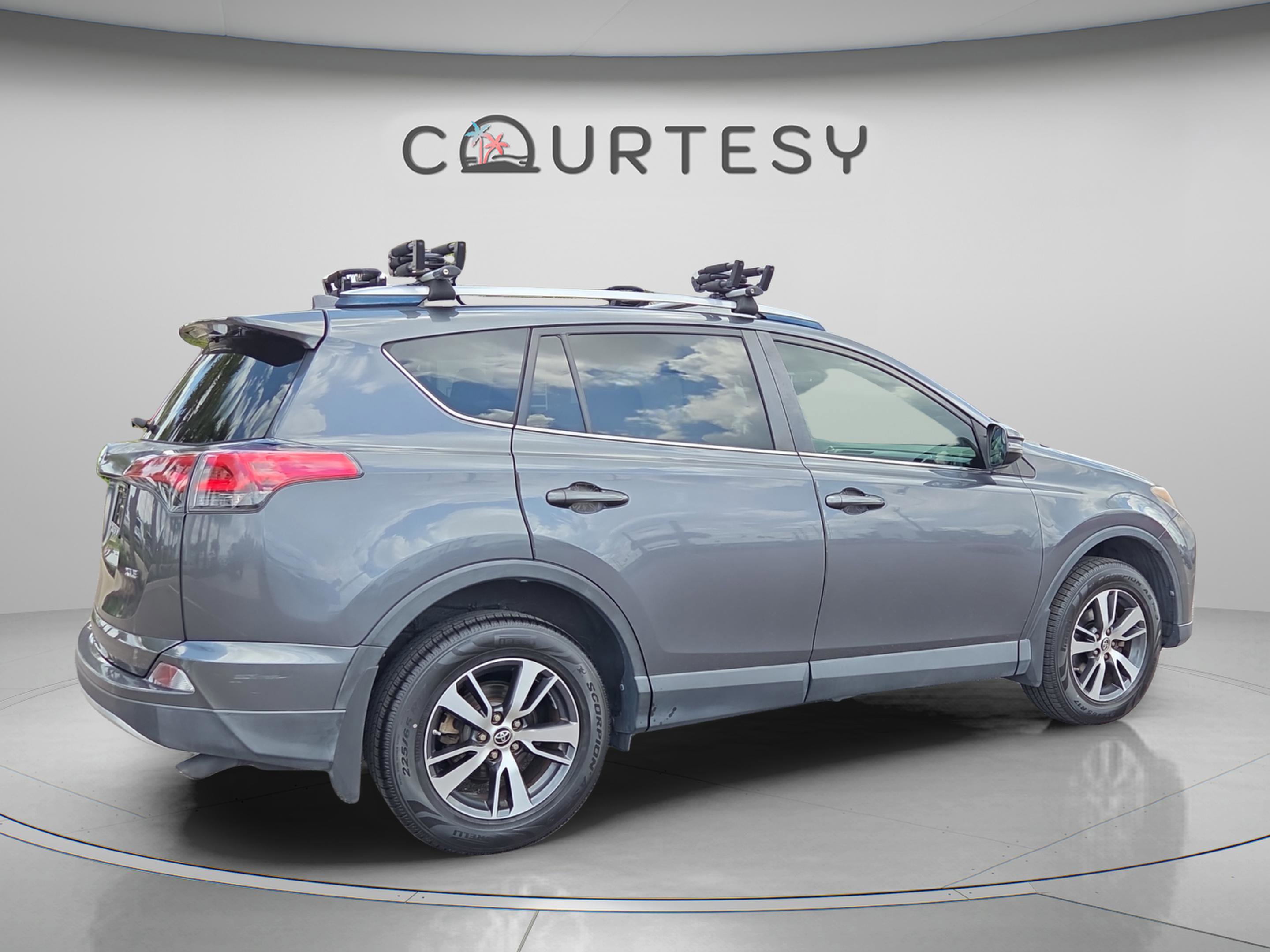 Used 2016 Toyota RAV4 XLE FWD image 5