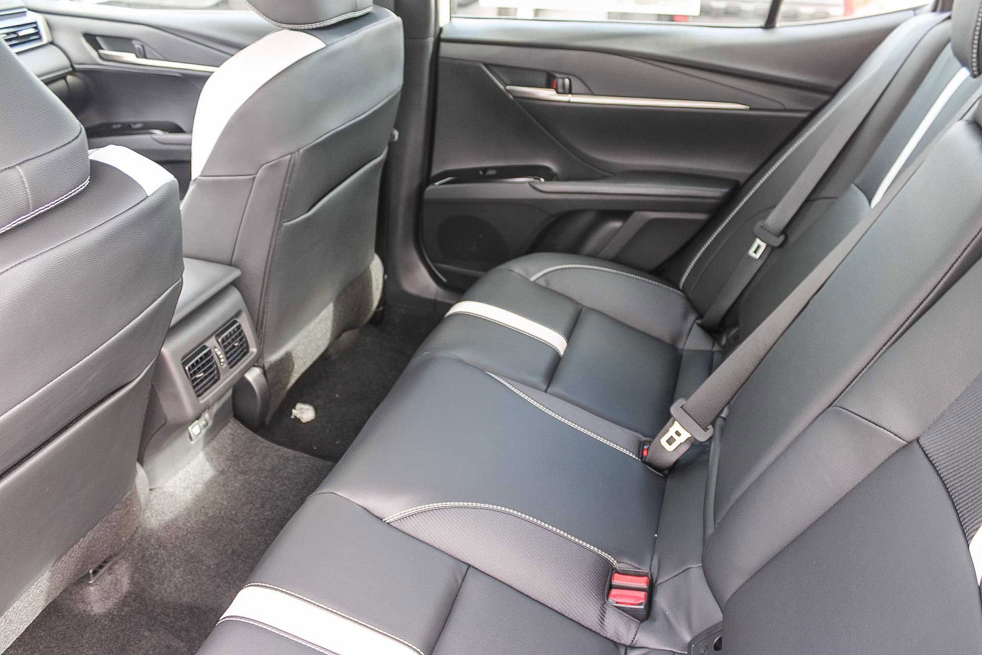 New 2026 Toyota Camry SE FWD image 21