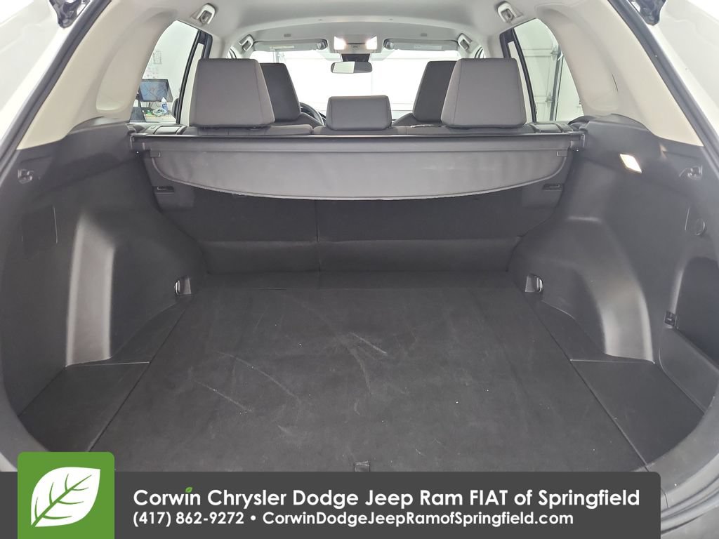 Used 2025 Toyota RAV4 XLE AWD/4WD image 30